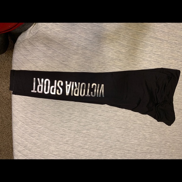 Victoria’s Secret Leggings size Medium - Picture 2 of 3